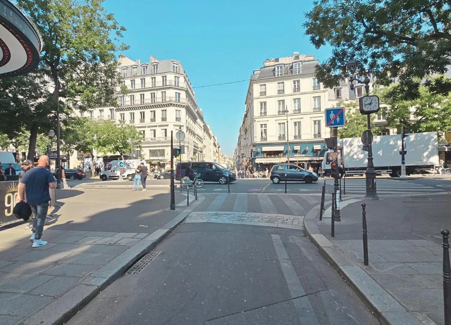 Apartment Grands Boulevards Paris